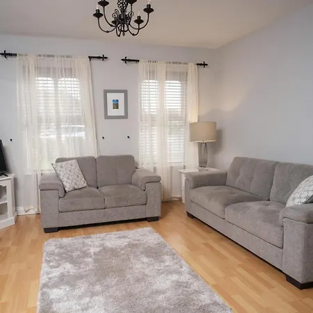 بيت للعطل Glensheen اينيس